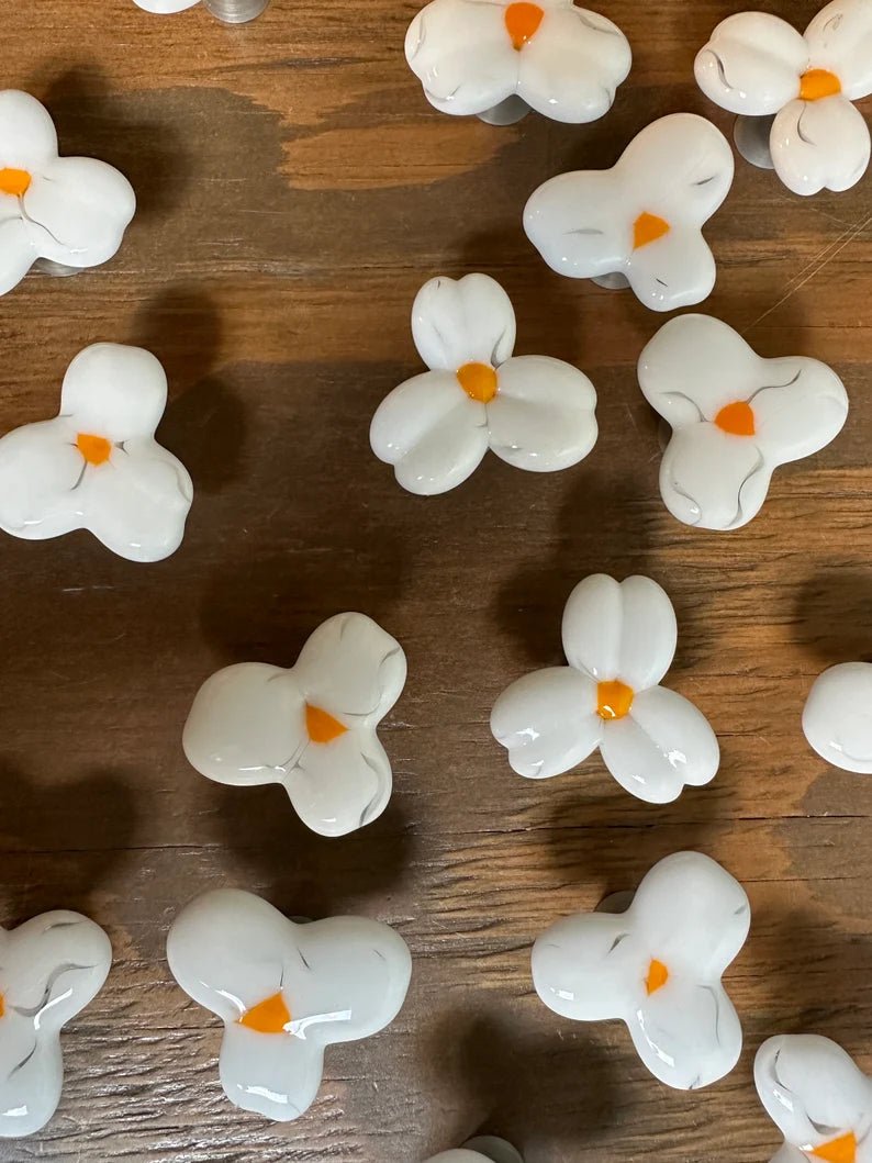 White Trillium Wildflower - Custom Glass Cabinet Knobs - Ann Ivory Studios