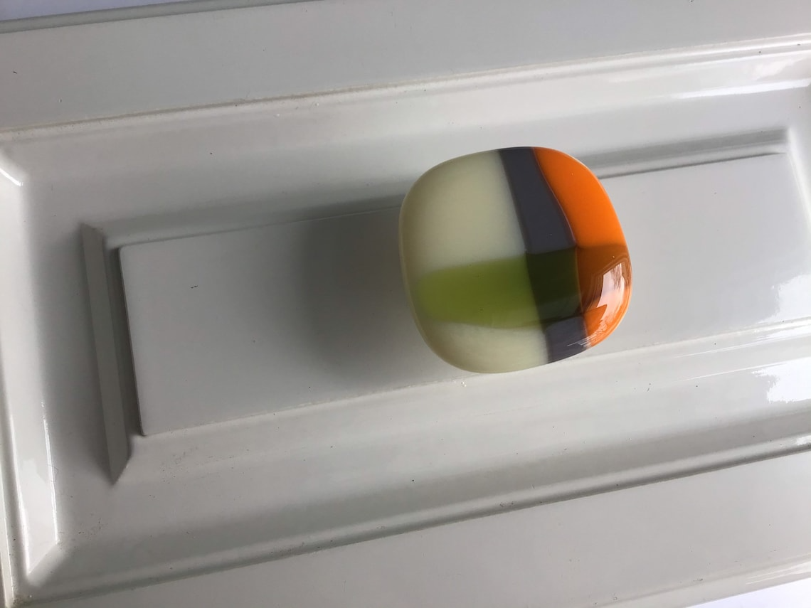 ColorForm ‘S’ - Custom Glass Cabinet Knob